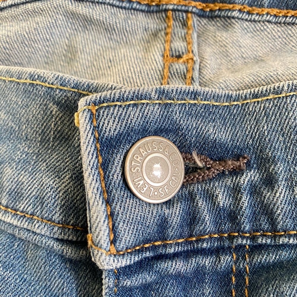 Levi’s Boyfriend Fit Jeans - Picture 10 of 11